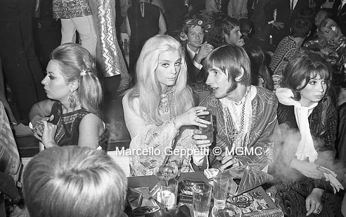 Francescotroncarelli On Twitter Dopo L Esperienza Nel Gruppo Cyan Three Che Accompagnava Patty Pravo Nelle Esibizioni Al Piper E Mia Martini Nei Concerti Gordon Faggetter Ha Espresso Il Suo Talento Apprezzato Come Pittore