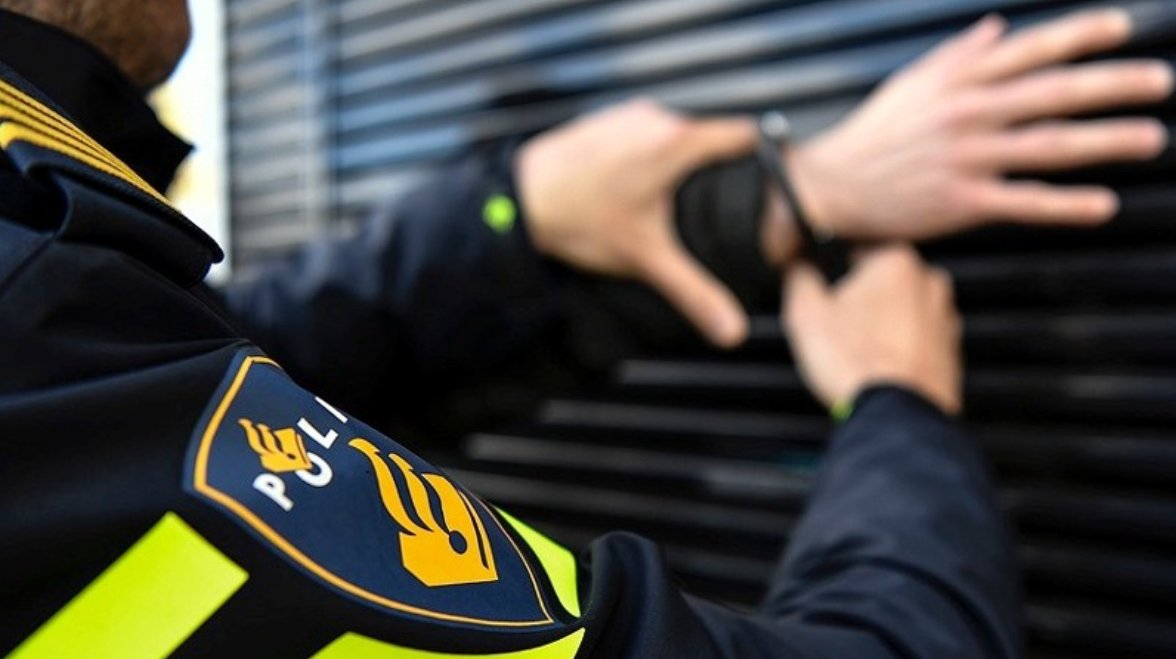 Politie betrapt inbrekers, één verdachte aangehouden -..
