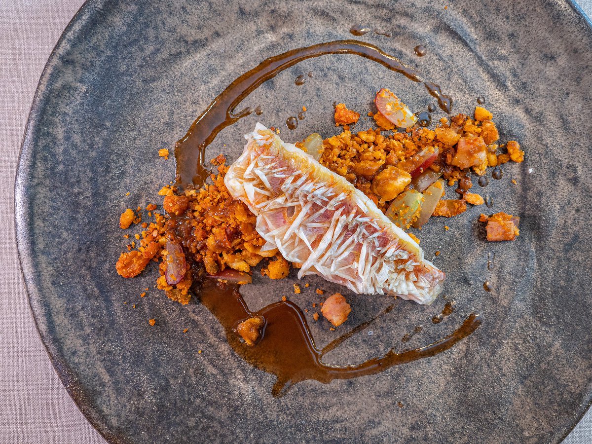 Volvemos a tener en carta uno de los platos más demandados, nuestras deliciosas Migas a la extremeña con Salmonete escaldado y uvas. A qué esperas para venir? 

#restaurantesmadrid #comerenmadrid #verano #guiarepsol #salmonete #migas #extremadura #lugaresbonitos