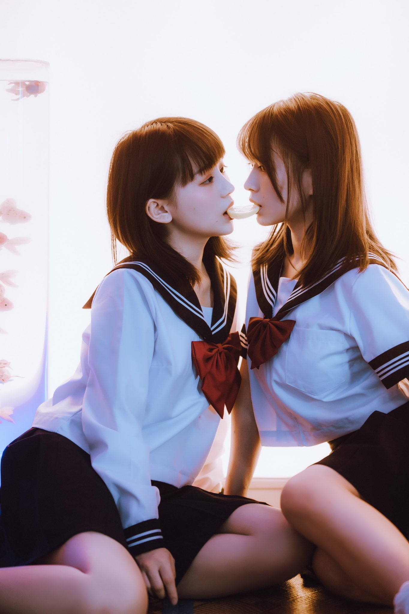 画像,「我不愿只在平静时光与你贪杯最好千夫所指天崩地毁」@taigaxiu #百合 #jk制服 #制服 #女子高生 #水手服 #制服ディズニー https://t.c…