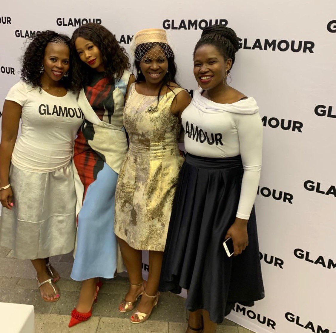 AsandaSizani's tweet image. Everyone’s smiling, meanwhile all banners featured the wrong logo. My Art Director picked it up. I can talk about this printing error now since this was May 2019. Good times. 😂

#magazinelife #flashbackfriday