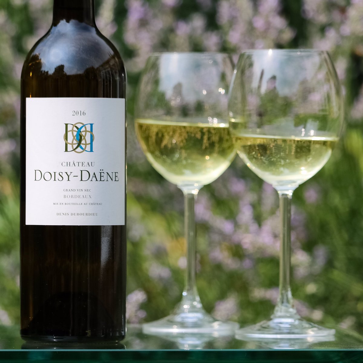 This elegant white bordeaux from Château Doisy-Daëne showcases the stunning whites available from the region. Offering mouthwatering richness with a touch of oak, a buttery aroma with a citrus hit. Simply delicious👌🏻Treat yourself; it’s so worth it! 🥂👉
tanners-wines.co.uk/chateau-doisy-…