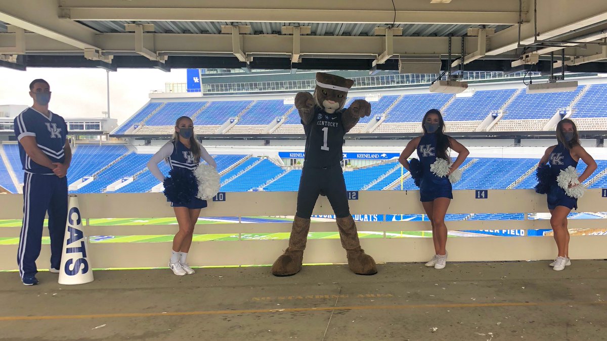 The_Wildcat's tweet photo. Welcome home, #UK2024! See you all tonight! Go Cats!πΌπ #WeAreUK #KWeek2020 https://t.co/HrUFPFATWi