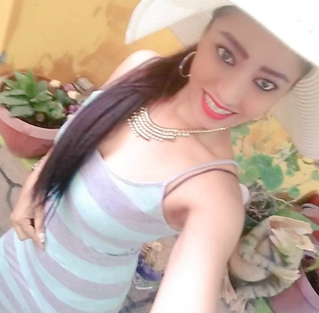 AdryLooG's tweet photo. #vamoadarle
Solo levantame el vestido y disfruta de mi ❤
#sexovirtual https://t.co/XIoThXQPrO