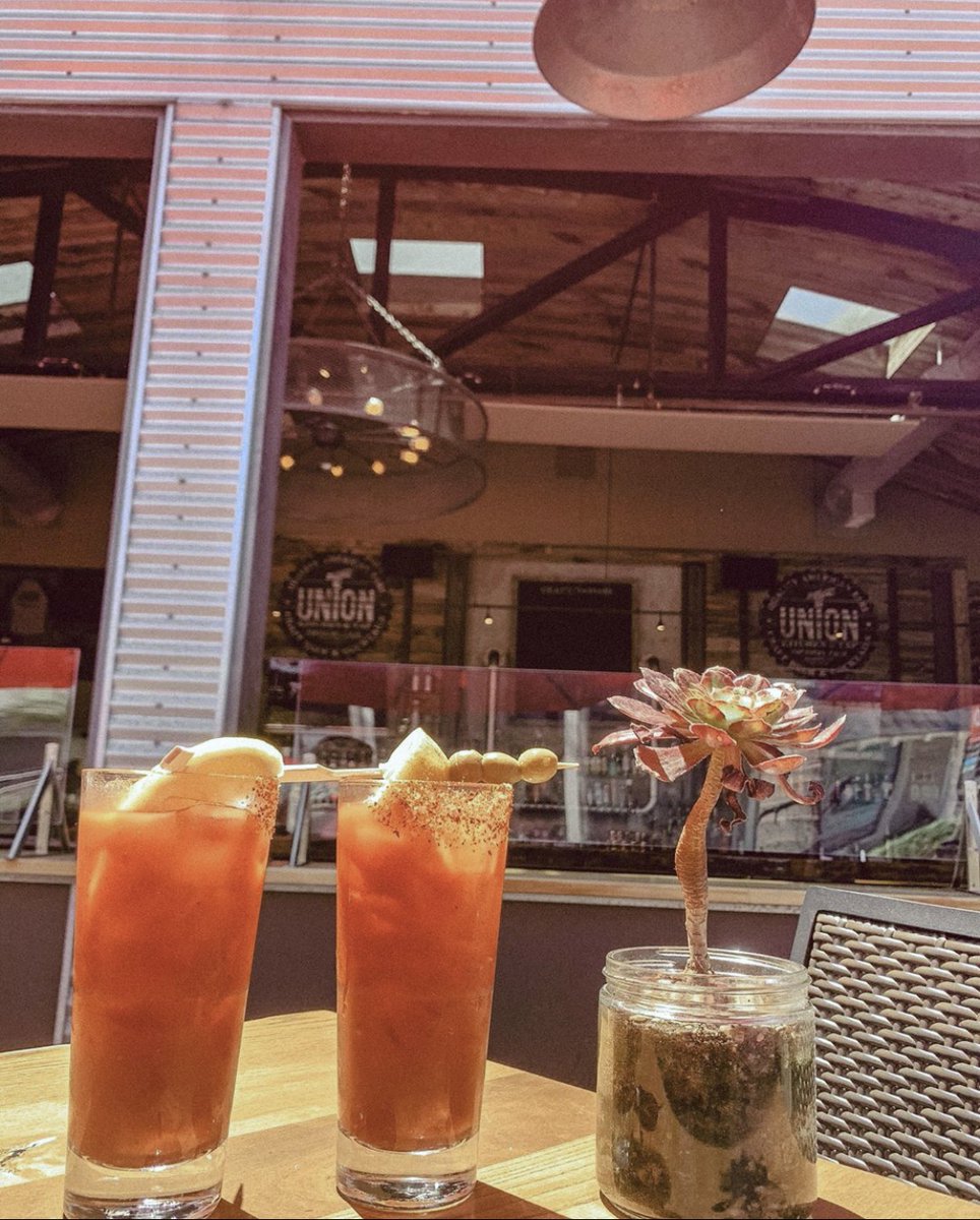 When life gives us tomatoes, we add vodka😎  Get your bloody brunch on with us this weekend from 9am-2pm Saturday &amp; Sunday!
#DevotedToTheCraft #UnionKitchenTap
