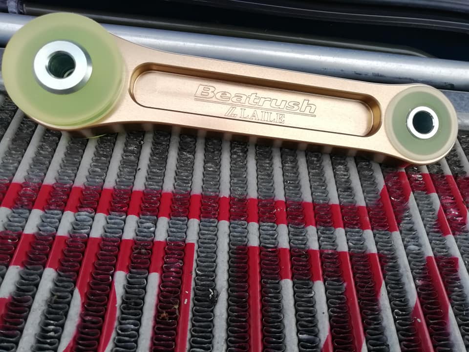 Below our #RAW customer displays the difference between their old standard "pathetic" pitch rod and the shiny new #Beatrush one we supplied to them in there #Subaru. Message us for any parts you need quickly and reliably, we can source any brand at competitive prices!
