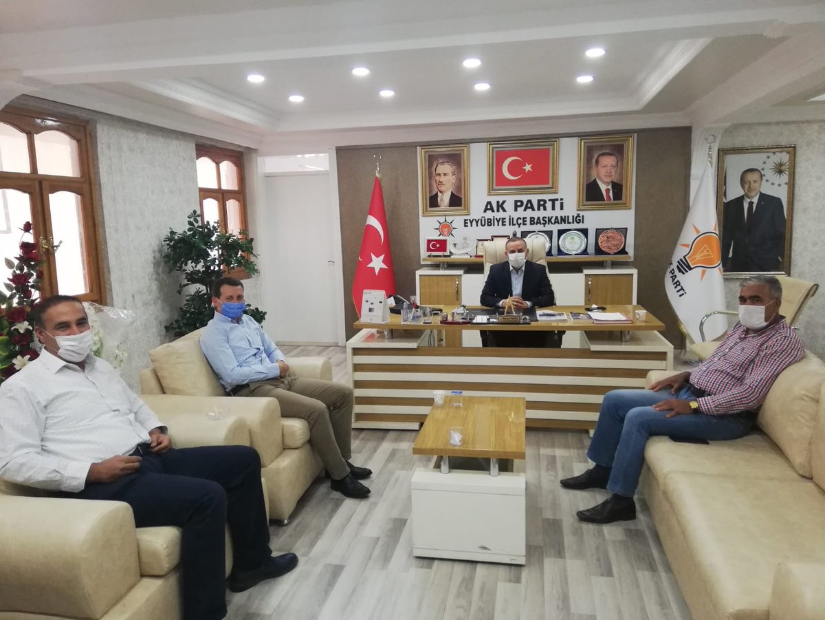 Ak Parti Hilvan İlçe Başkanımız <a href="/cidirmustafa/">Mustafa Cidir</a> ve Geçmiş Dönem Belediye Meclis Üyemiz <a href="/ABagk/">ahmet başgök 🇹🇷</a> bizleri ilçe başkanlığımızda ziyaret ettiler. Nazik ziyaretlerinden dolayı teşekkür ederim. 

<a href="/RTErdogan/">Recep Tayyip Erdoğan</a> <a href="/fahrettinaltun/">Fahrettin Altun</a> <a href="/erkankandemir/">Erkan Kandemir</a> @aagraliez <a href="/haliloz04/">HALİL ÖZYOLCU</a> <a href="/byildiz63/">Bahattin Yıldız 🇹🇷</a>