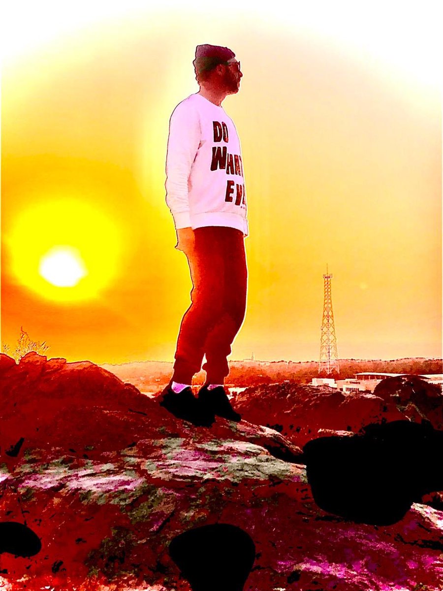 وما الذي يدفعك للمحاولة ؟؟؟
ايماني الشديد  بان القاع ليس لي ..
#ايجابية