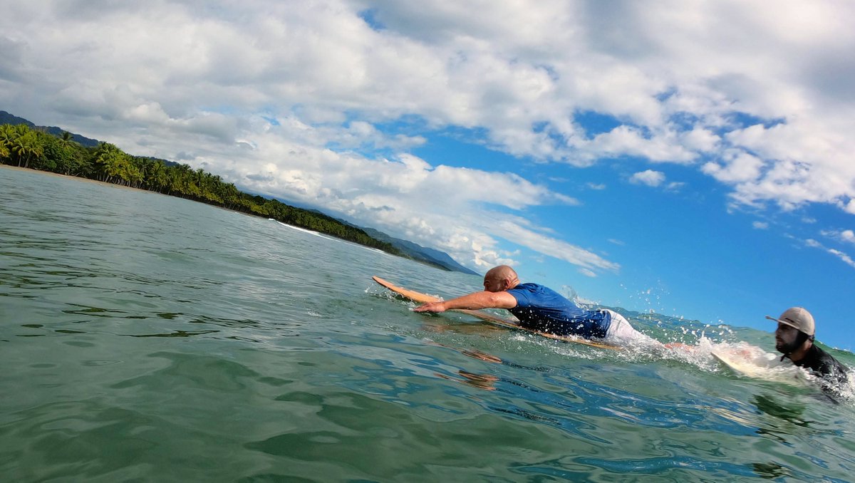 〰️ The“flow”〰️ of an activity, where your mind becomes focused, and everything else falls away, is a BENEFIT of surfing. ⁣🏄🏽‍♂️ 🤙🏽⁣

#destinations #unwind #relax #surfing #wonderful #costaricagram #dominicalbeach #vacations #topdestinations