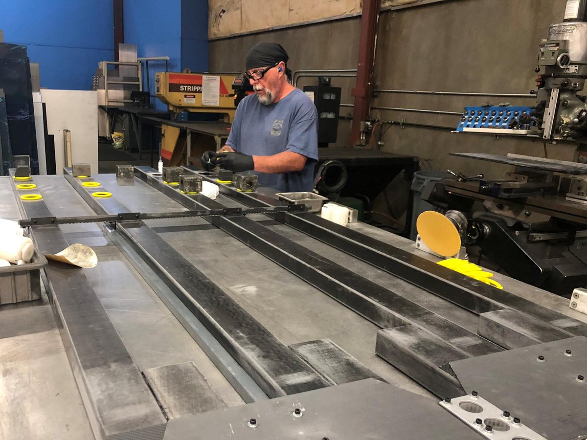 Muller_Tech's tweet image. Molders have purchased one M-Line robot with 7 sets of End-of-Arm Tooling. With this one robot they will have the capability to run 7 different cavitations, different mold pitches, different products. Change out in under 10 minutes. #highspeedautomation #thinwallpackaging