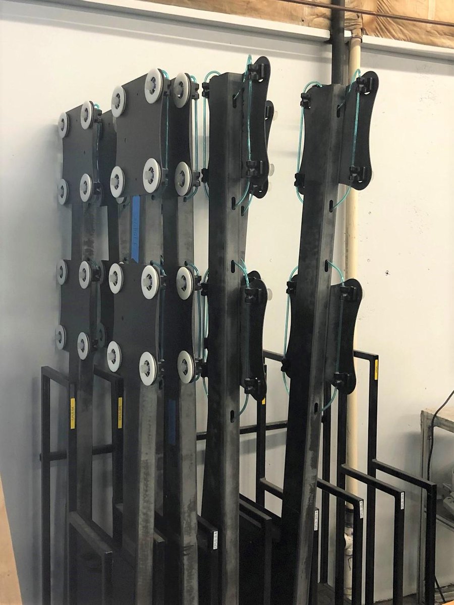 Muller_Tech's tweet image. Molders have purchased one M-Line robot with 7 sets of End-of-Arm Tooling. With this one robot they will have the capability to run 7 different cavitations, different mold pitches, different products. Change out in under 10 minutes. #highspeedautomation #thinwallpackaging