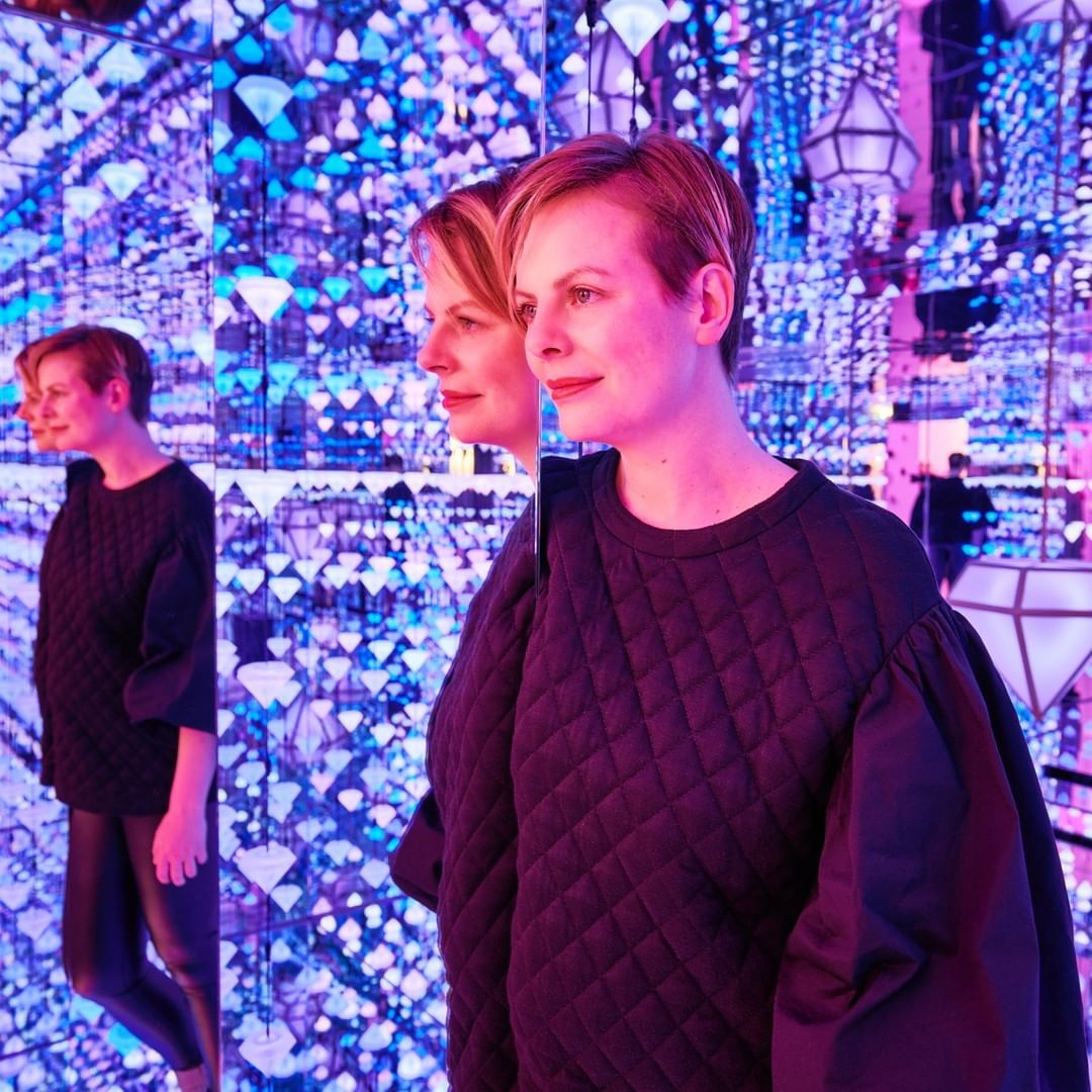 Best place to take a bit of rest for the weekend.

I can just keep on staring at the thousands and thousand different patterns and angels in the diamond matrix.

It is relaxing but also makes you feel that you are part of a bigger picture.

Anyways great weekend you all!

Photo t