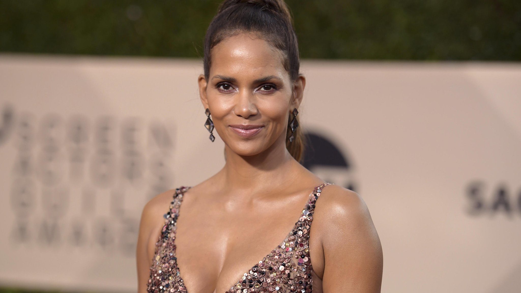 Happy Birthday dear Halle Berry! 