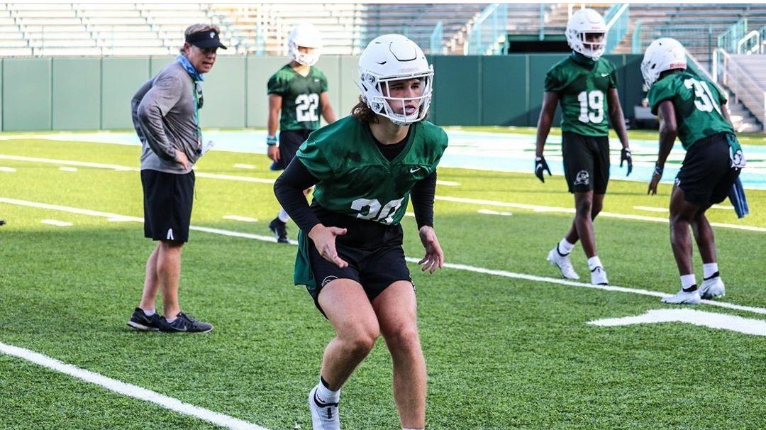 CurDogFootball's tweet photo. #CollegeCurDogs @_jonathan01_ @GreenWaveFB @curdog_recruits https://t.co/3T4a9Ff1f1