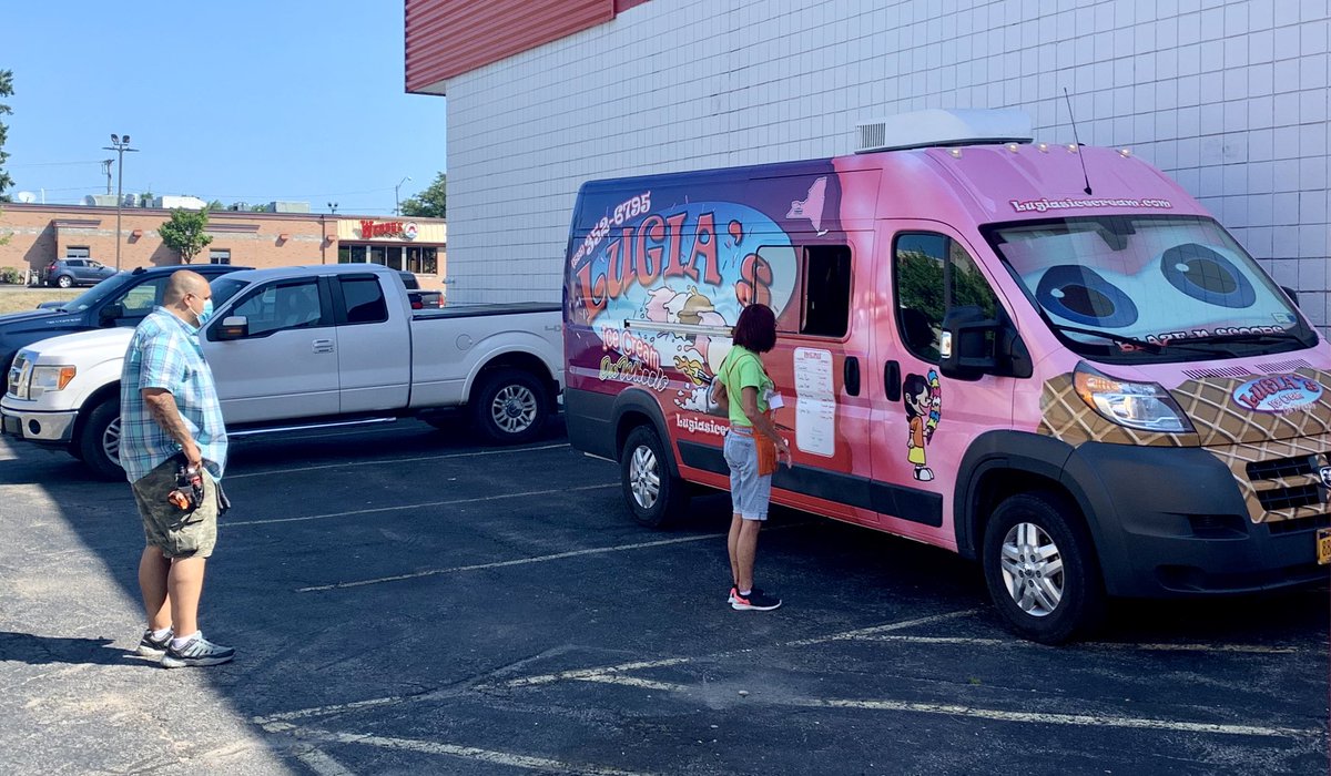 Julie Wilson tweet media