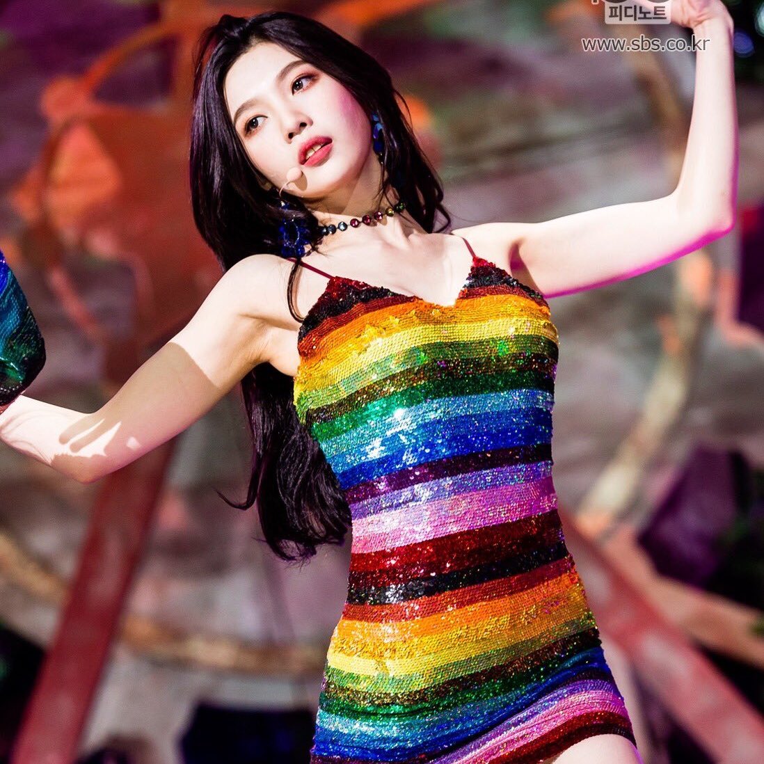 "kpop girl in the rainbow dress" joy enamel pin with her dress in full glitter bc the girls and the gays deserve it 🥰
<a href="/RVsmtown/">Red Velvet</a> #redvelvet #enamelpin #kpoppin