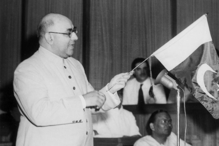 Pakistan’s first Prime Minister Nawabzada Liaquat Ali Khan presented the national flag in the Constituent Assembly of Pakistan on August 11, 1947.