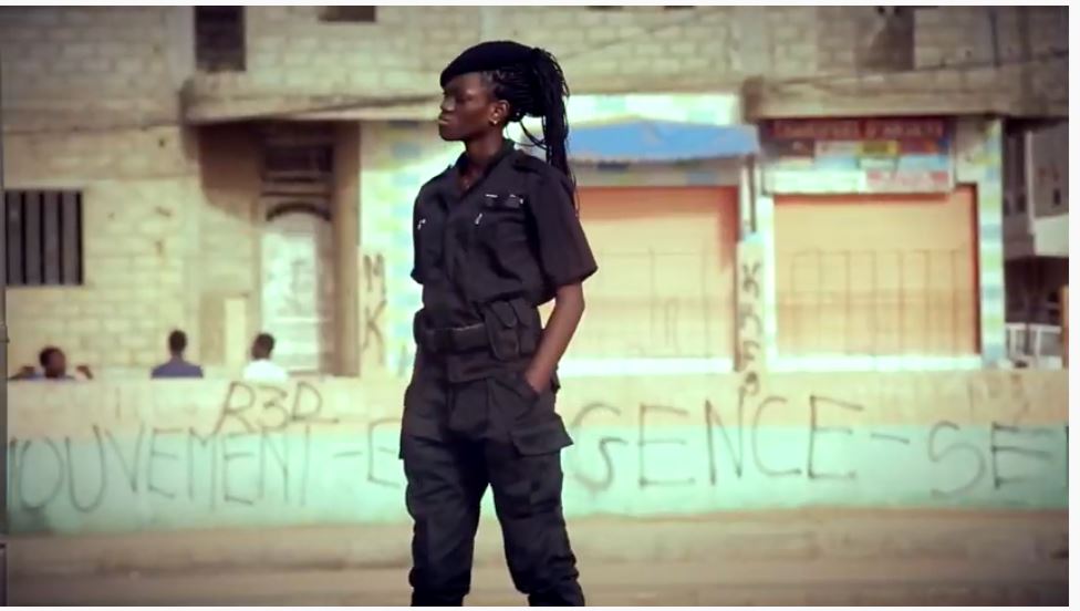plansenegal's tweet photo. Le #marriagedenfants est une violation des #droitshumains Coumba et Evista du groupe #SistersCreate avec un micro, font du #RAP pour sensibiliser tout le #SENEGAL afin de mettre fin aux #marriagesdenfants. Ecoutez leur nouveau clip ici : https://t.co/NoEyr7kRd2 #DafaDoy #GEE https://t.co/yZQK7fk43j
