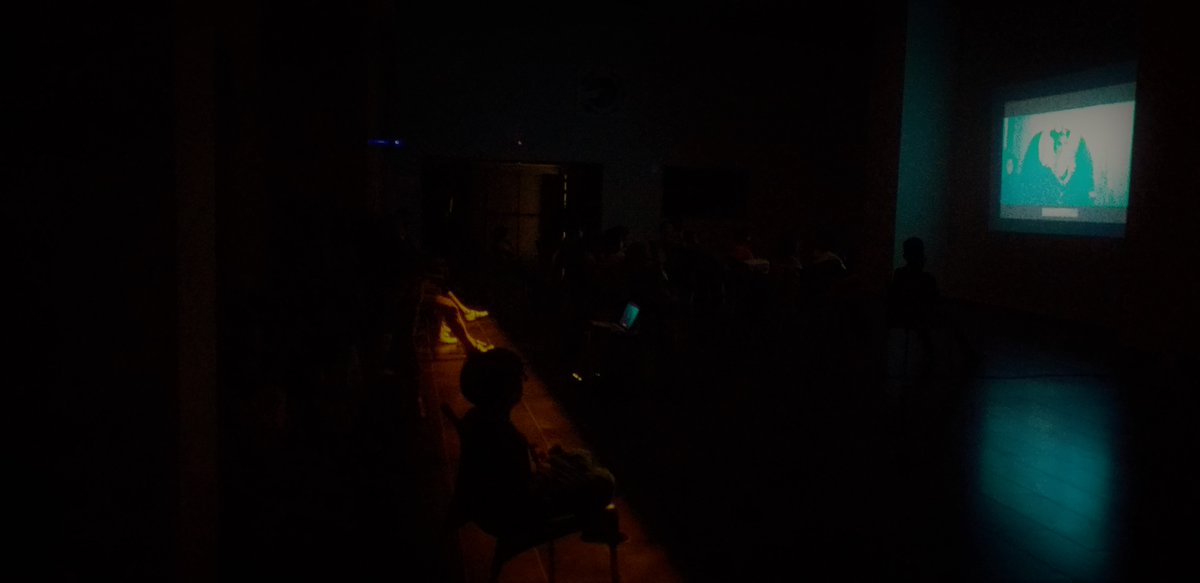 El dimecres passat vam projectar la pel·lícula de Malèfica 2 al carrer dels veedors amb motiu del Dia Internacional de la Joventut. 
Tot i la pluja vam poder acabar de gaudir la 📽️ al Hall del Prat del Roure. 😊
#DinamitzacióJee
#cinemaalafresca
<a href="/comuee/">Escaldes-Engordany</a>
