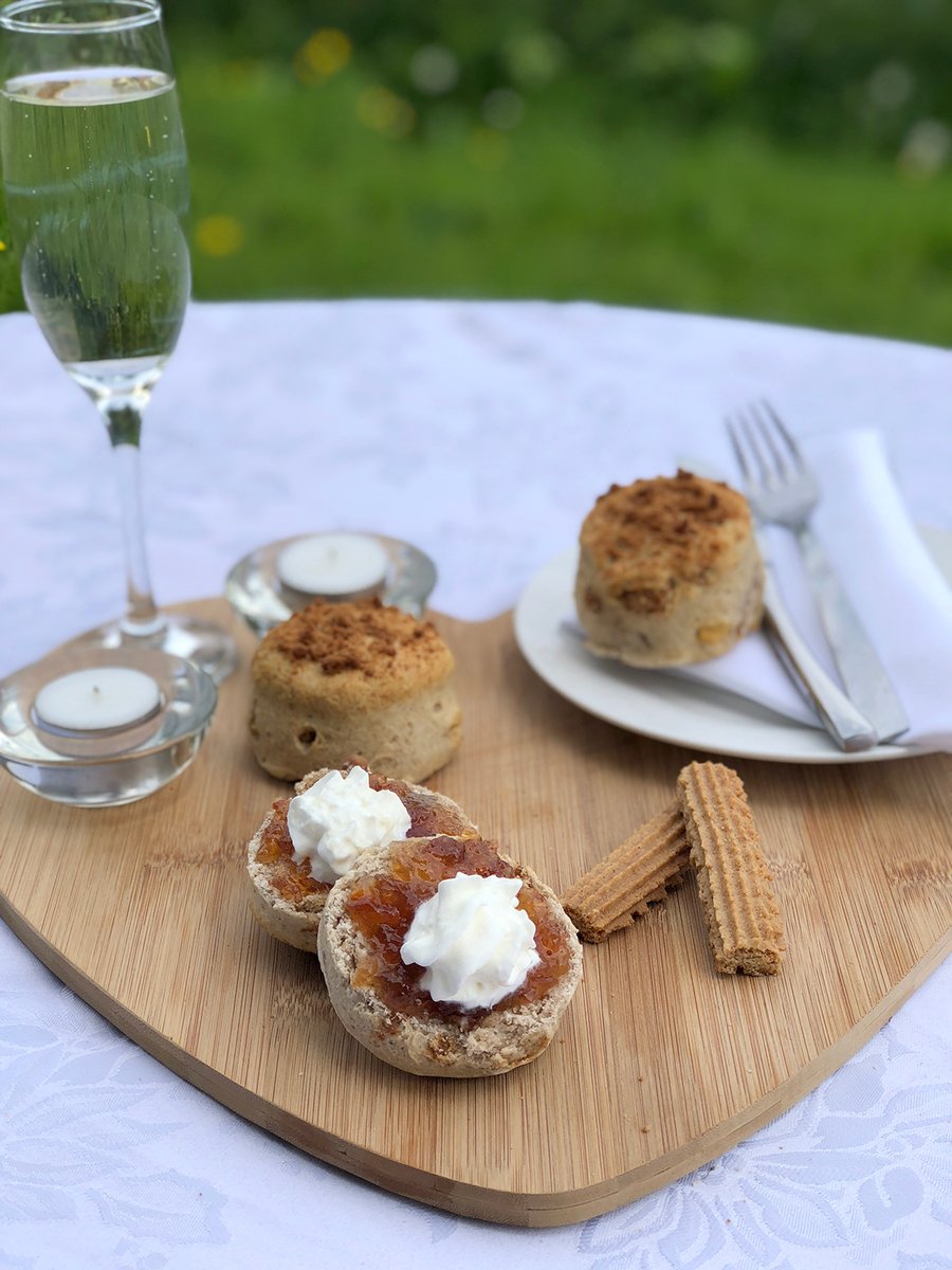 Is there anything better on a summer afternoon, than fresh scones, ginger jam, clotted cream and some fabulous Billington's Gingerbread fingers!

Have a lovely weekend everyone!