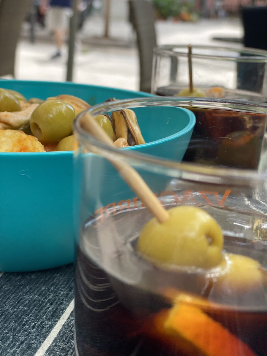 Hora del vermut tweet media