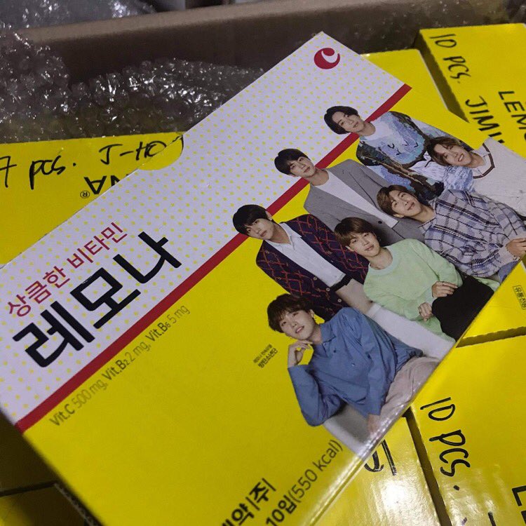 bangtan_pieces's tweet photo. BTS x LEMONA PH 🇵🇭🇵🇭
On hand and available items. Available until stocks last.
Lemona 100ml
Php 80.00 per piece + local SF
Php 700.00 for 10 pieces +local SF
Available members: JIN, JHOPE, JIMIN, V, JK
DM for orders
#BTSLEMONA #BTSLEMONAPH #LEMONAPH #BTS https://t.co/4oHOXbPGok