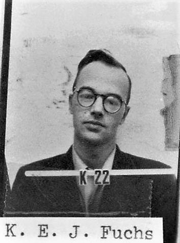 SpiesVespers's tweet photo. #OTD Aug 14, 1944 #physicist Soviet #spy #Klaus_Fuchs arrives in #Santa_ Fe, New Mexico and #Los_Alamos facility. https://t.co/DRsfQC2bL0