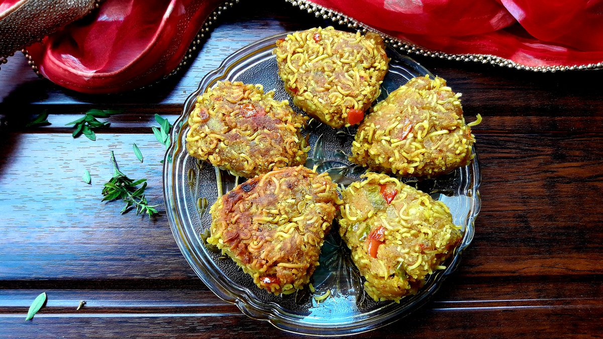 Rainkitchen2's tweet photo. Maggi cutlet recipe...
https://t.co/K7uXEFZ9iT

For more recipes subscribe my YouTube channel- rain kitchen 

#Cooking #yummy #tasty #cutlets #homemadefood #YouTubers #treanding #foodfood https://t.co/bUrBGYAqLL