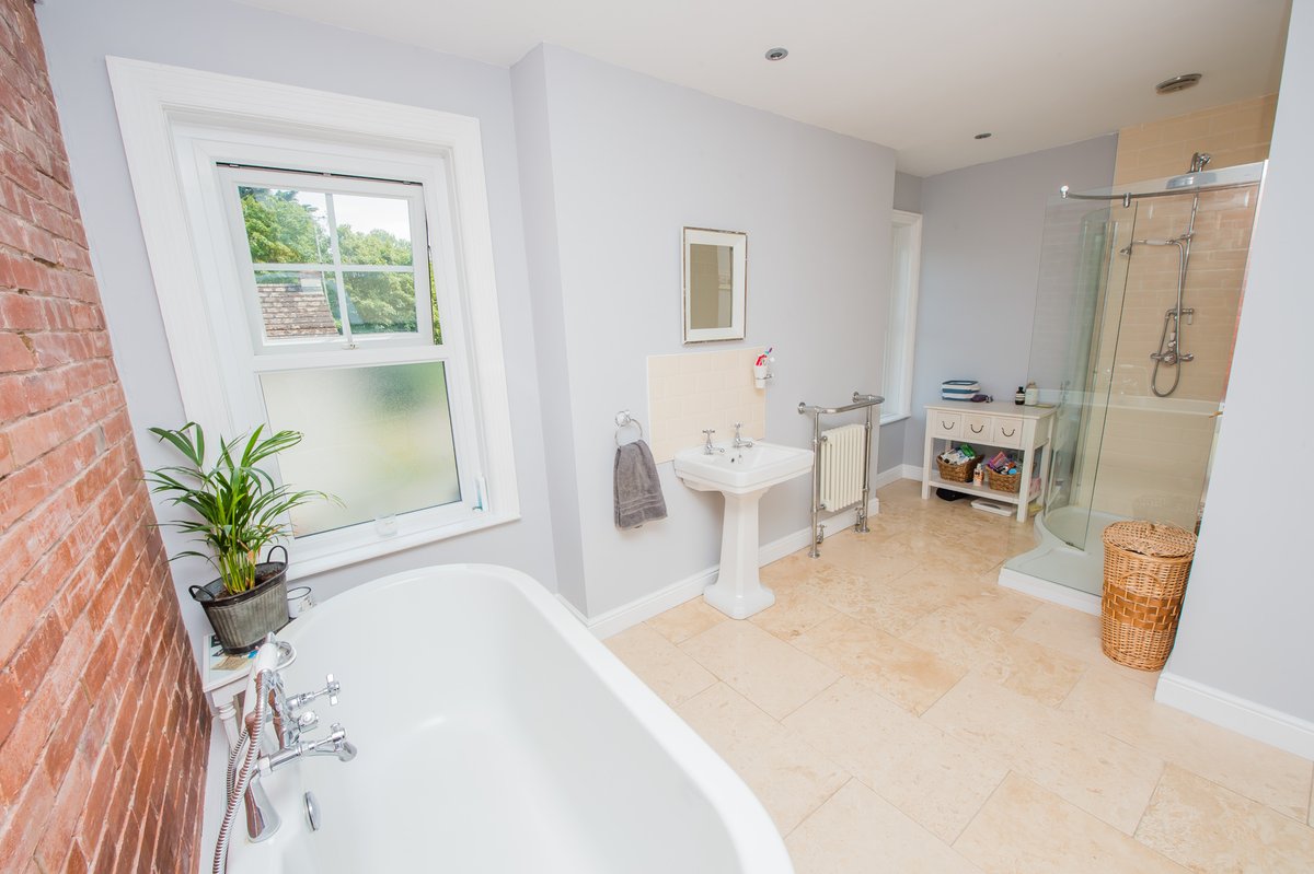 Some property photography took me to Exmouth recently, for Links Estate agents. If you're looking to sell or market a property or workspace in the South West, I can help. #propertybusiness #propertyphotography #marketingphotography #commercialphotographer #commercialphotography