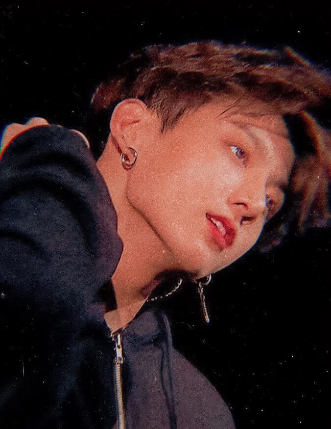 Jungkook's jawline - a  thread