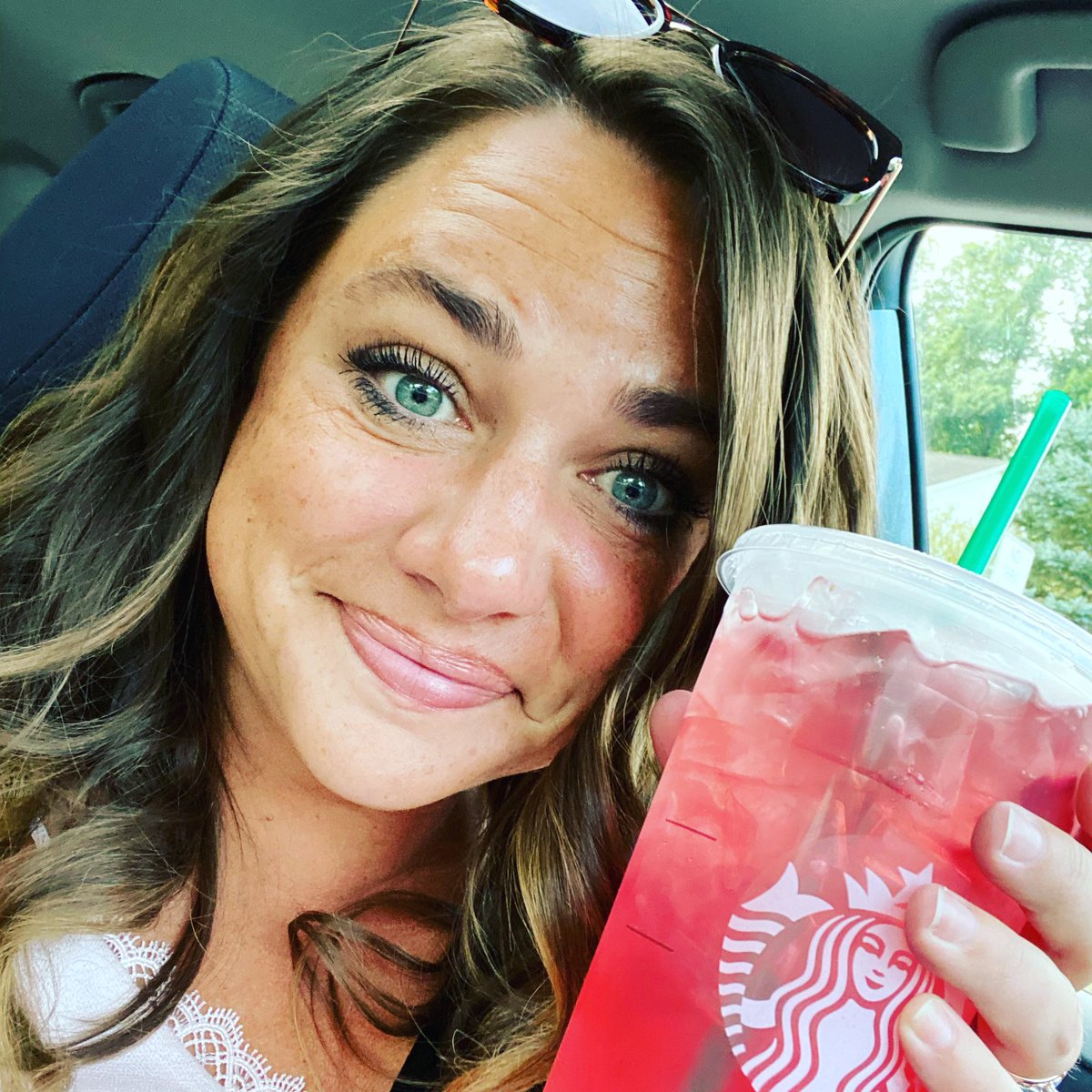 LeslieCellar's tweet photo. 2020 just got a little sweeter thanks to great friends. Thank you Katie Beth for the virtual buy! ๐ #schoolcounselor #firstfullweekback https://t.co/Y2Khee6Dpv