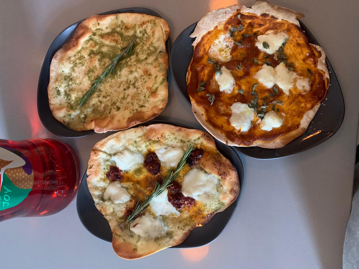 In need of a Friday treat? 👀🍕

Enjoy one of our delicious Pizzettes for just £5.50 at The WestRoom!