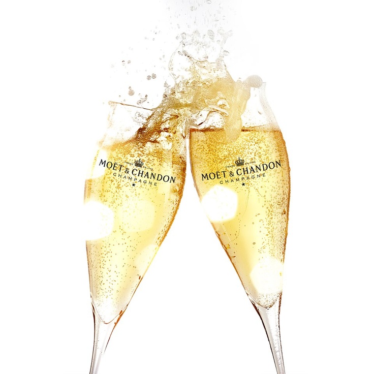 Well hello weekend, you're looking good and we're ready to welcome all our fabulous customers to our Very Happy Hours from 2pm til 8pm this eve!! #FridayFeeling