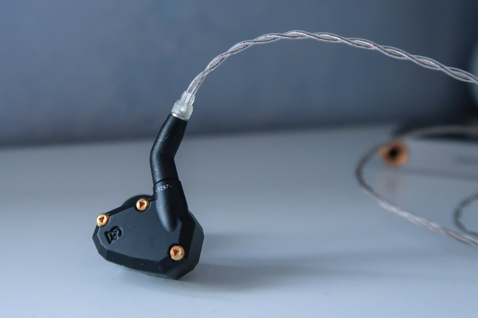 linumdk's tweet photo. It seems like we have a new #LinumSuperBaX fan 🙂, thank you @kopfbox for the nice review of our upgrade cables, and great to see the T2 to MMCX adapter in use ... a review in German with many nice photos. Have a great and safe weekend! https://t.co/Cvsn9opPAh https://t.co/ofoC2qiIQI