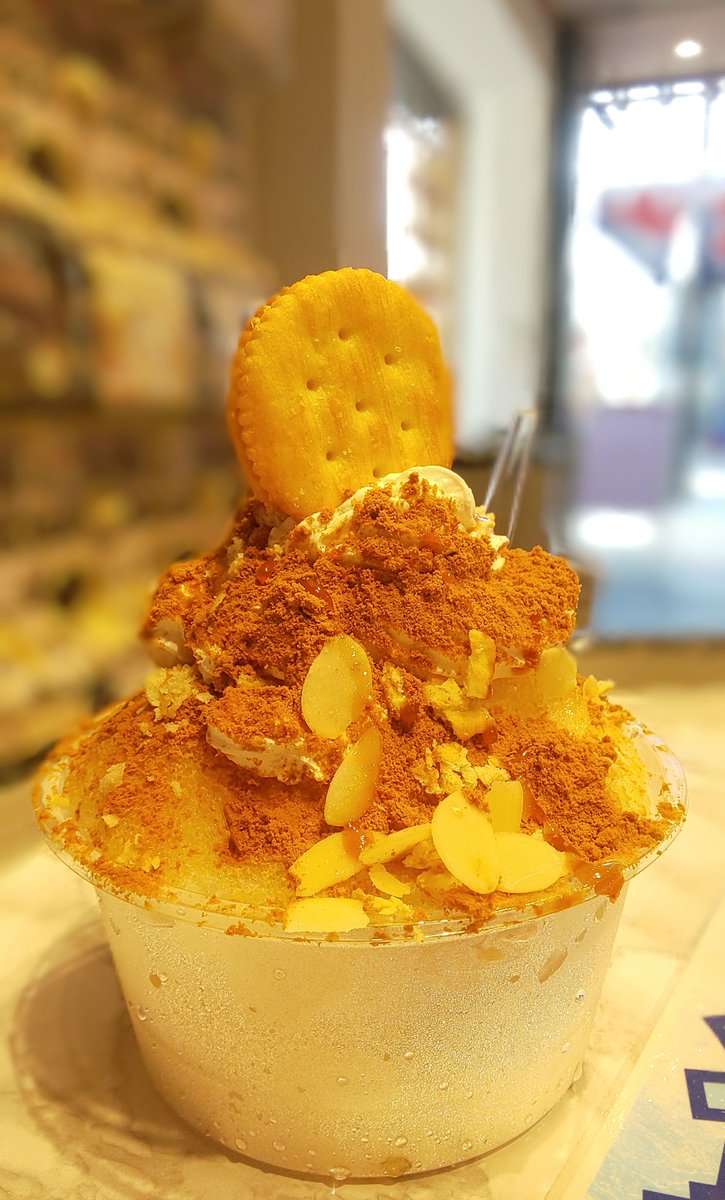 punyuko17's tweet photo. 大阪。新世界✨通天閣🗼
CoConChi CAFE🍧
OsakaMetroかき氷めぐりで訪れた千成屋珈琲さんがコロナの影響の為 当面お休みの張り紙で…。
あ!!!(*゚ロ゚)
かき氷屋さんが出来てる!!!
キャラメルアーモンド600円🍧
光加減で映りが悪くなったけどw
#CoConChiCAFE #かき氷 #通天閣 #新世界 https://t.co/NeJeIQ00N7
