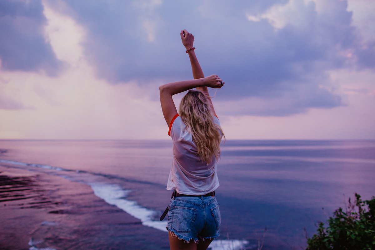 purpleologistmb's tweet photo. TGIF! What are you weekend plans? We hope they include a trip into PURPLEologist #purpleologiststore #purpleologsit #purple #weekendvibes #purplesunset https://t.co/wYefLMLHdX