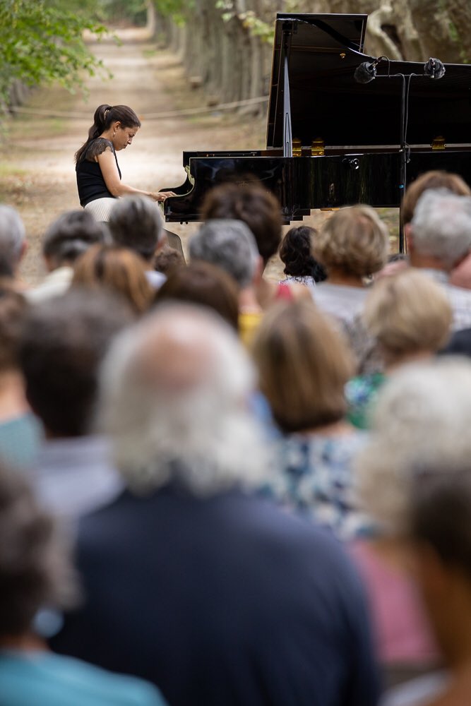 CelimeneD's tweet photo. Retour en images sur le Festival International de Piano de la Roque d’Anthéron 12.08.2020 @PianoLaRoque #journeebach #fiplaroque @SartoryArtists 📸Christophe Gremiot https://t.co/phpVu76SJy