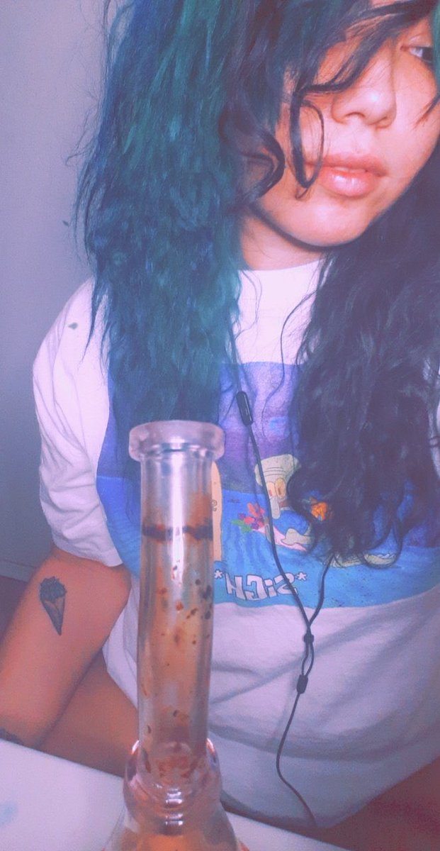FetishStoner's tweet photo. #dankdoll #stonergirl #stonerfetish https://t.co/dcF7HE7ZiT