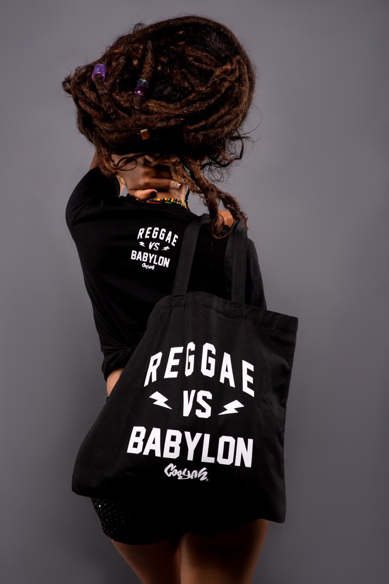 CYEvolution's tweet photo. Reggae VS Babylon âĄď¸
â˘Model: @IIKayaIses
â˘MUA: Tropical Lashes By Trini
â˘Photographer: Glen Lawrence
Reggae VS Babylon tee and tote available worldwide at https://t.co/HTf9lEIpnc
#reggae #tote #tee #irie #onelove #rasta #totebag #ReggaeVSbabylon #Cooyah #ShopBlackOwned https://t.co/GIIVCGrw29
