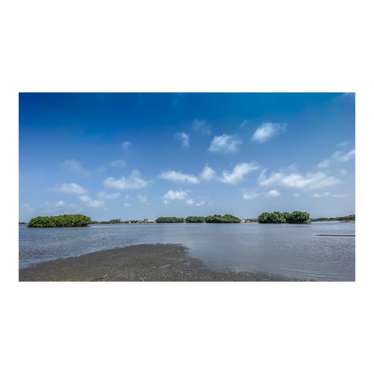 yanickfolly's tweet photo. #Bénin,  une destination magnifique, pas besoin d'aller en Maldives ou à Bali pour vos vacances, en tout cas moi je vais bientôt en vacance au Bénin 😉😎
#benin #visitbenin #visiterlebenin #magrove #nature #photography #sky #landscape #ig #travel #photography #travelphotography https://t.co/jSI0rXZn2F