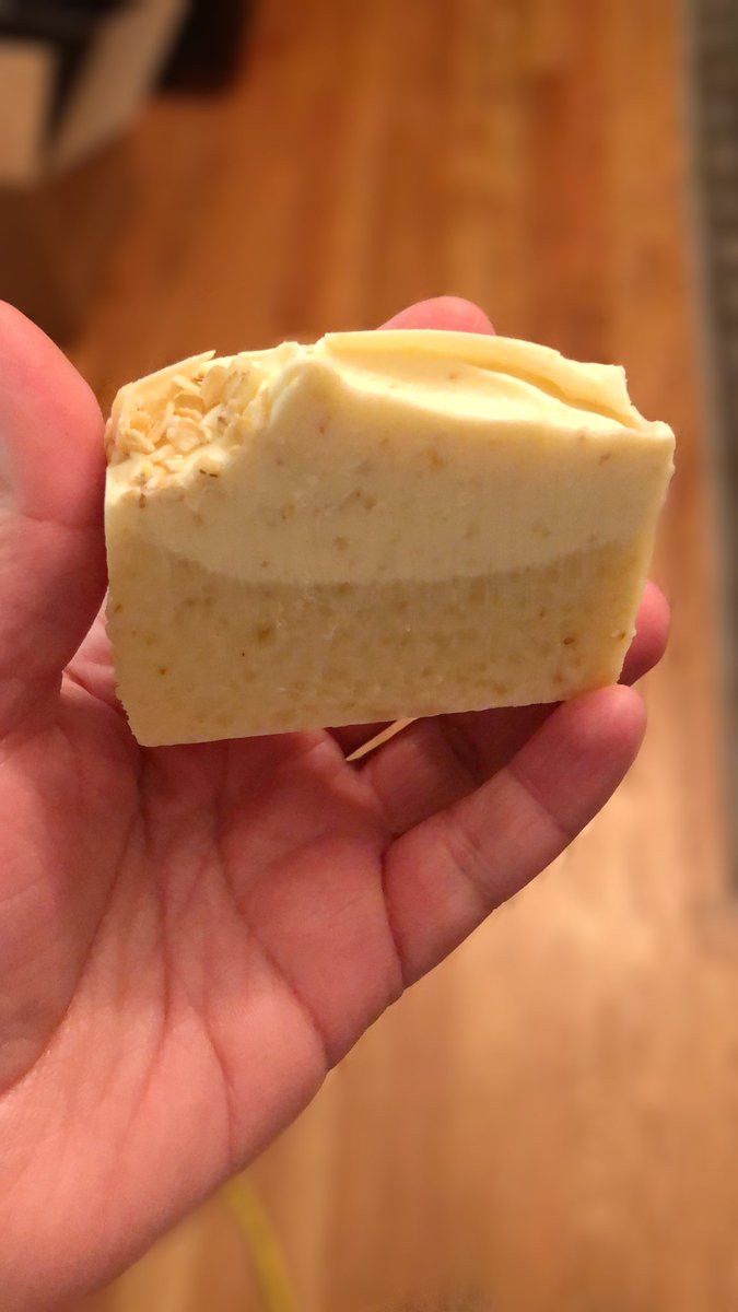 LilysCornerBat1's tweet photo. Freshly cut Oat Soap used with organic ingredients❤️
#oatsoap #organicsoaps #handmadesoaps #latinaownedbusiness #luxurysoaps #sensitivesoaps #naturalingredients💯 #artisansoapmaker https://t.co/NLLuz2uHOT