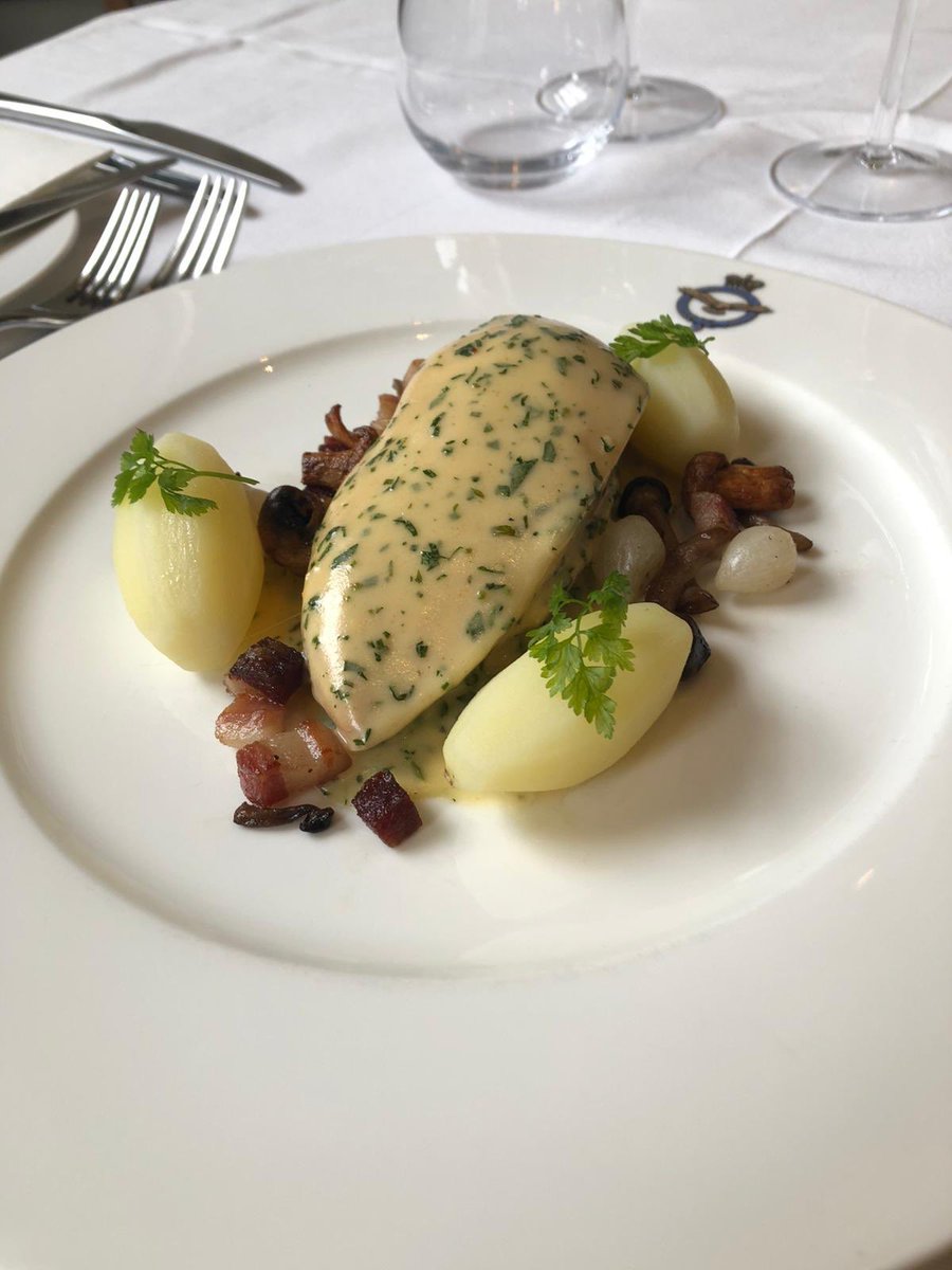 Mark VJ Day at the RAF Club. Tables are still available for our celebratory VJ Day Club menu tomorrow, Saturday 15th August. 2/3 courses inc a glass of Prosecco £27.00/£31.00pp with dishes such as breast of corn-fed chicken, tarragon &amp;  pancetta veloute. rafclub.org.uk/book-a-table