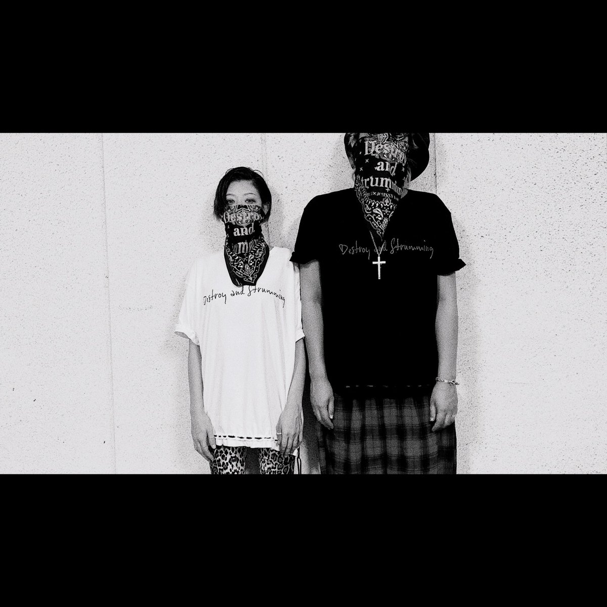 JohnnyBusiness_'s tweet photo. JOHNNY BUSINESS×STRUM
"Destroy and Strumming"
8/21(fri)-23(sun)に開催されるPop Up Storeにてリリースされる、STRUMとのスペシャルコラボレーションのTシャツ、バンダナを先行公開！
アイテム詳細は近日アップ致します。
#johnnybusiness
#punksalwayswelcome
#strum
#ストラム
#ストラマー https://t.co/O1qh9SZg9E