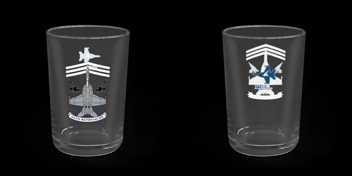 これで酒を呑むと、ピュキン・ドッグスっぽくなるグラス。
＃FA18
＃VFA143

VFA-143“Pukin' Dogs”グラス suzuri.jp/NS-WING/467132… #suzuri
