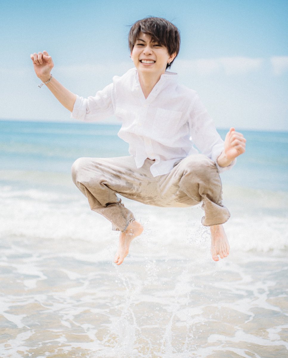 本を出版をすることになりました📚
『生まれたときから強い人なんていない』というタイトルです。
考え方や生き方、今まで公開したことないお話など色々書き綴りました。
写真もたくさん入っております📸
予約は本日から、発売日は9/5です。
みんなの御守りになりますように。
amazon.co.jp/dp/4040649877