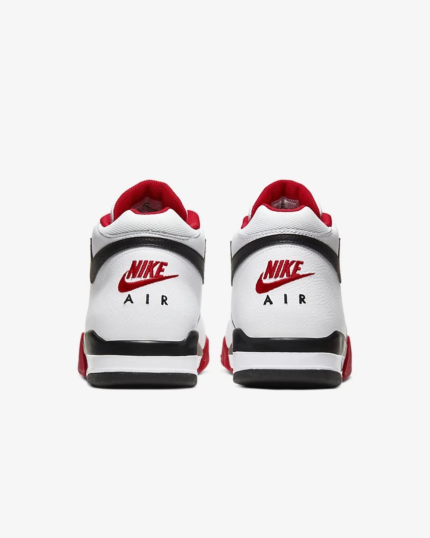 The Flight Legacy brings back retro styling inspired by classic Nike basketball shoes from the '80s and '90s updated for modern construction: is.gd/0YYmCp