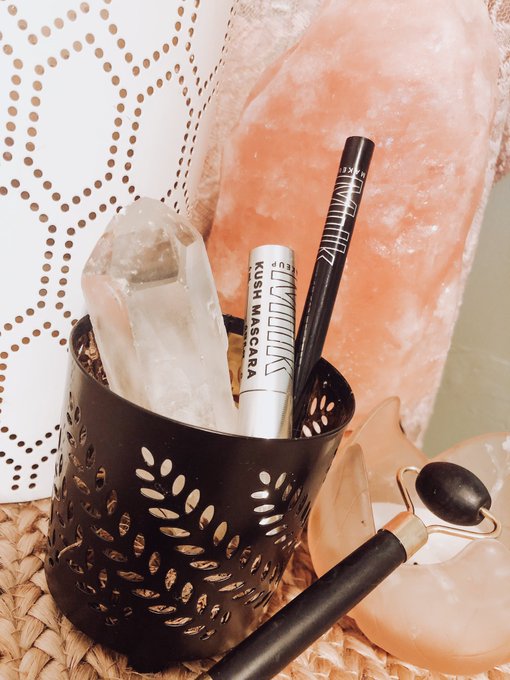 #KushMascara #KushEyeliner #contest #complimentary @milkmakeup @Influenster https://t.co/Jku9nCO5iK<a href="/tag/kushmascara"class="tags">#KushMascara</a><a href="/tag/kusheyeliner"class="tags">#KushEyeliner</a><a href="/tag/contest"class="tags">#contest</a><a href="/tag/complimentary"class="tags">#complimentary</a>