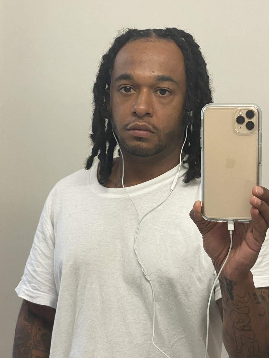 Bloodyimpulse's tweet photo. When u from the bottom... how can you lose? #Apple #FridayMotivation #FridayVibes #fridaymorning #teamiphone #shotoniPhone11promax #blessed #Thankful #alive #success #selfie #postoftheday #picoftheday #everythingforeign #iTunes #AppleMusic #Spotify #GooglePlay #ArtistOnTwitter https://t.co/GLMUhfZDQw