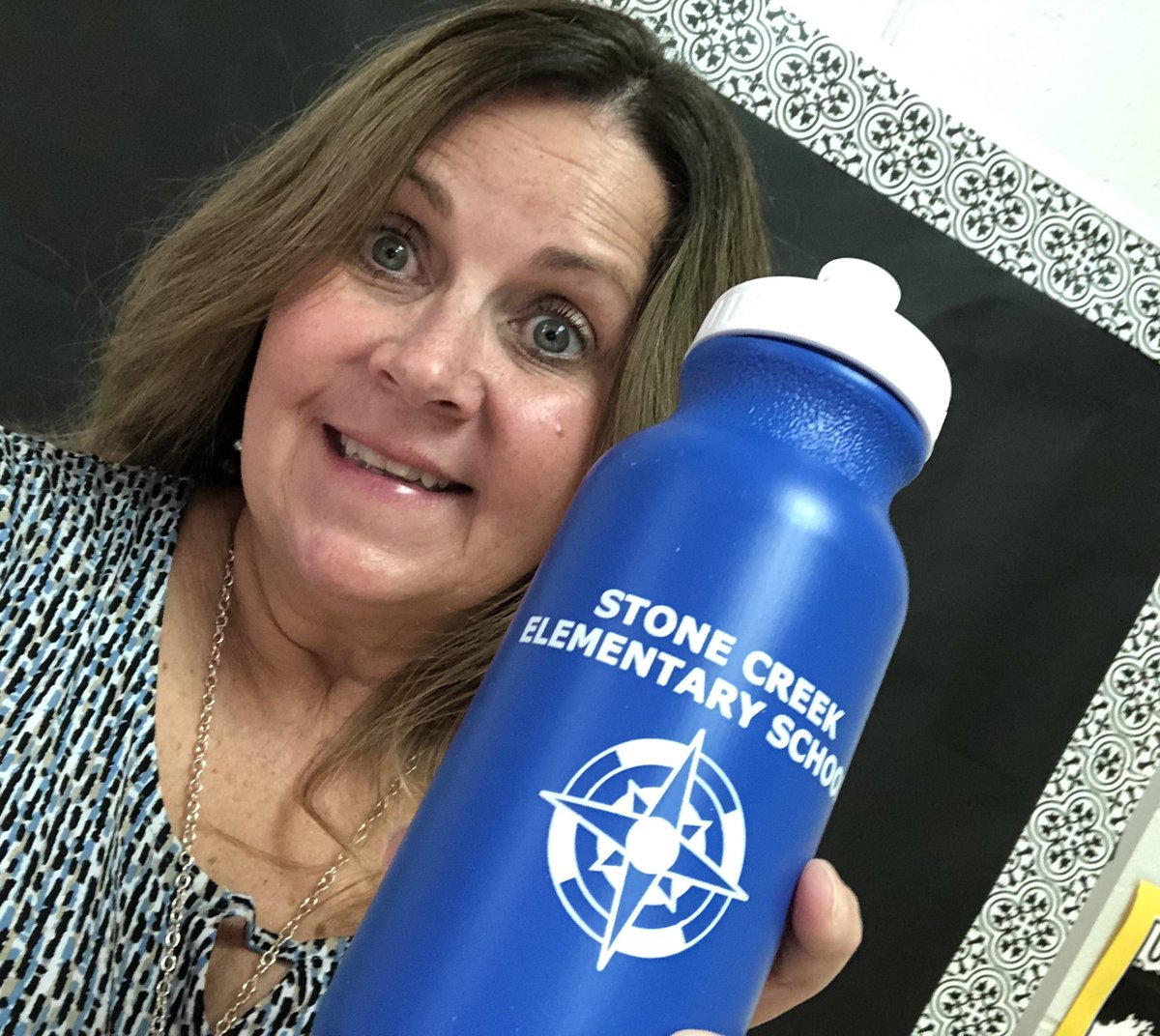 kscteach's tweet photo. I was so excited to get to hand out @SCETrailblazer water bottles to our students with Mr. Oxendine! Thanks to the Rossville Lions Club and Team Morris Homes for their donations. #lovemyjob #blessedtobehome #therossvilleway #communitysupport https://t.co/uLlf9Jvae3