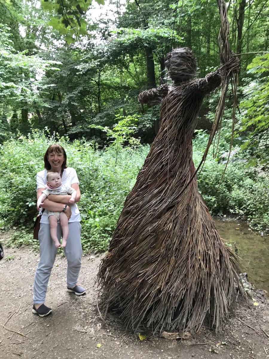 Hugo’s first experience watching ducks! He was fascinated and felt very safe with Granny  @50TTDBradford  @50thingsleeds  @Things50   #44WaterFeature  @MerifieldAnne